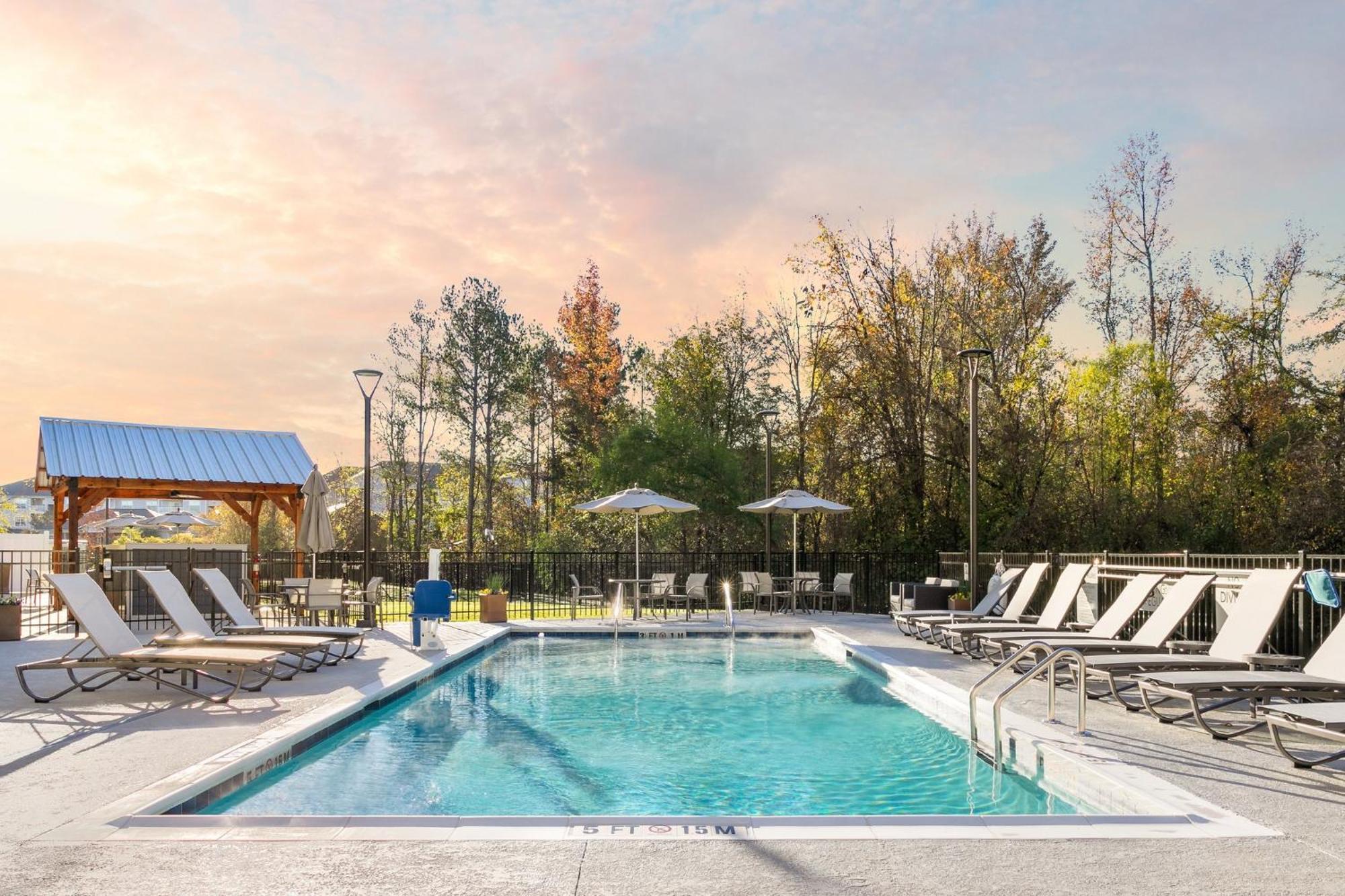 Holiday Inn Express Chattanooga - Hamilton Place Exteriör bild