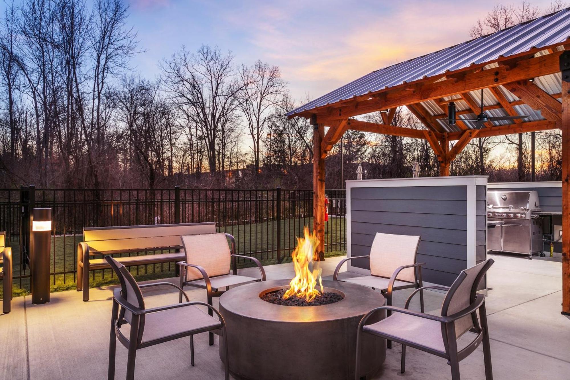 Holiday Inn Express Chattanooga - Hamilton Place Exteriör bild